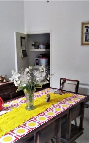 Casa à venda com 200m², 3 quartos e sem vaga Casa à venda com 200m², 3 quartos e sem vagaCopa