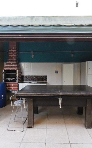 Casa à venda com 230m², 3 quartos e 4 vagas Casa à venda com 230m², 3 quartos e 4 vagasÁrea comum - Churrasqueira