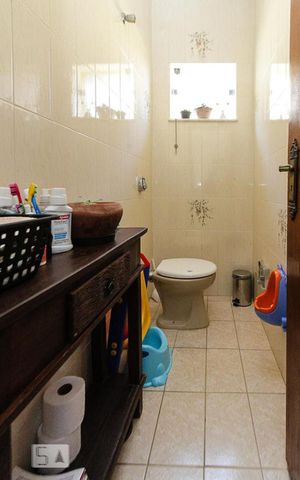 Casa à venda com 230m², 3 quartos e 4 vagas Casa à venda com 230m², 3 quartos e 4 vagasBanheiro Social 2