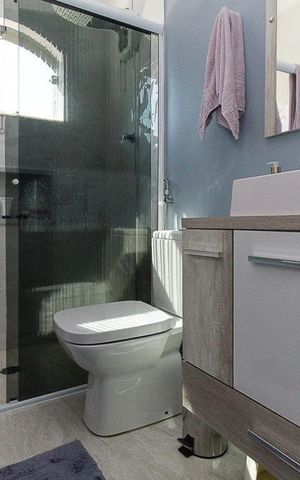 Casa à venda com 230m², 3 quartos e 4 vagas Casa à venda com 230m², 3 quartos e 4 vagasSuite