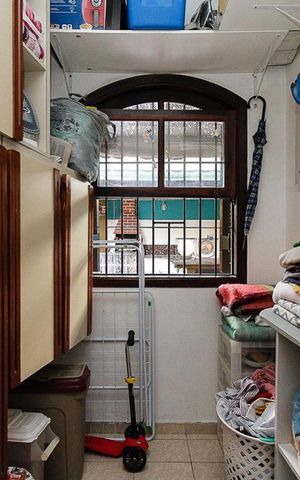 Casa à venda com 230m², 3 quartos e 4 vagas Casa à venda com 230m², 3 quartos e 4 vagasQuarto de Serviço
