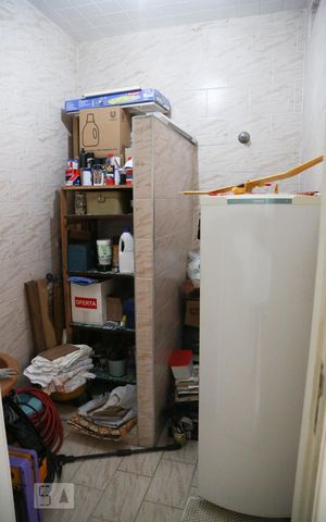 Casa à venda com 140m², 3 quartos e 2 vagas Casa à venda com 140m², 3 quartos e 2 vagasBanheiro de Serviço