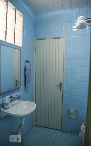 Casa à venda com 140m², 3 quartos e 2 vagas Casa à venda com 140m², 3 quartos e 2 vagasBanheiro 2