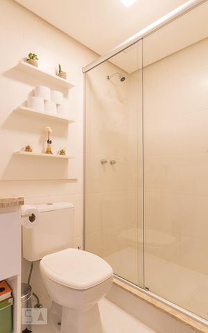 Apartamento à venda com 66m², 2 quartos e 1 vaga Apartamento à venda com 66m², 2 quartos e 1 vagaBanheiro