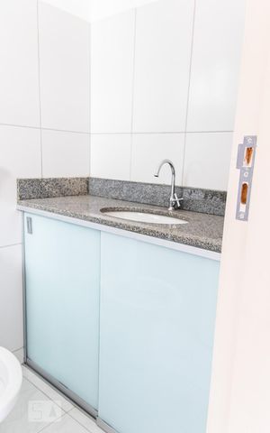 Apartamento para alugar com 70m², 3 quartos e 1 vaga Apartamento para alugar com 70m², 3 quartos e 1 vagaBanheiro da Suíte