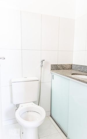 Apartamento para alugar com 70m², 3 quartos e 1 vaga Apartamento para alugar com 70m², 3 quartos e 1 vagaBanheiro da Suíte