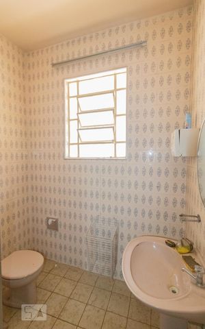 Casa à venda com 500m², 4 quartos e 12 vagas Casa à venda com 500m², 4 quartos e 12 vagasBanheiro