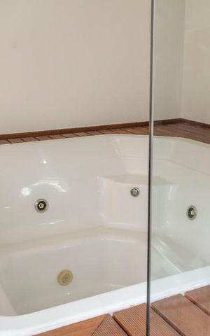 Apartamento à venda com 190m², 4 quartos e 4 vagasHidro