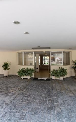 Apartamento para alugar com 89m², 3 quartos e 2 vagasEntrada do bloco
