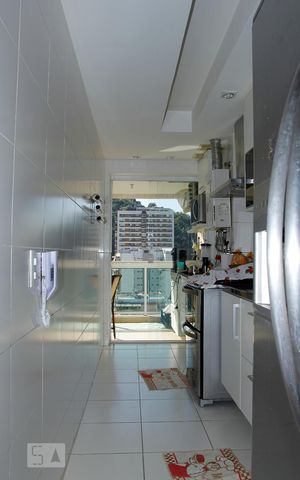 Apartamento para alugar com 182m², 3 quartos e 2 vagas Apartamento para alugar com 182m², 3 quartos e 2 vagasCozinha