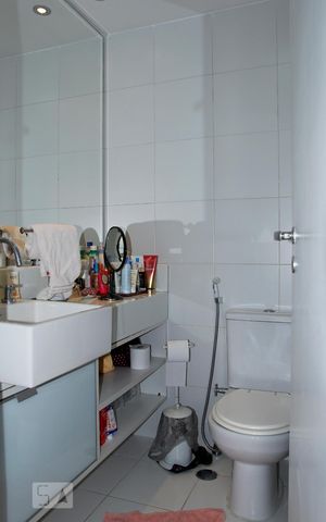 Apartamento para alugar com 182m², 3 quartos e 2 vagas Apartamento para alugar com 182m², 3 quartos e 2 vagasBanheiro da Suíte