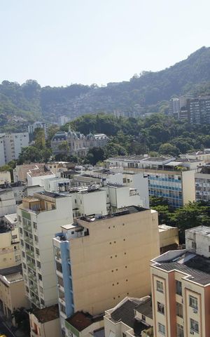 Apartamento para alugar com 182m², 3 quartos e 2 vagasVista
