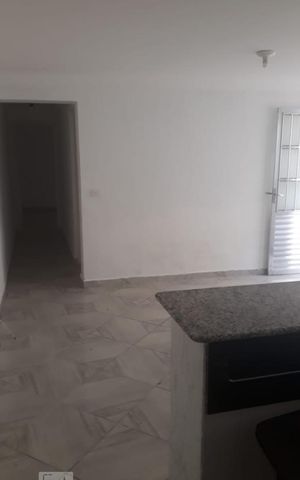 Casa para alugar com 80m², 2 quartos e 1 vaga Casa para alugar com 80m², 2 quartos e 1 vagaSala