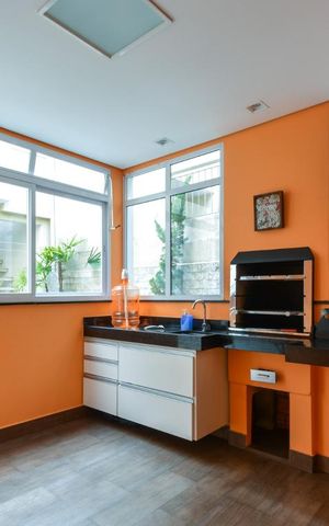 Casa à venda com 160m², 3 quartos e 2 vagas Casa à venda com 160m², 3 quartos e 2 vagasChurrasqueira
