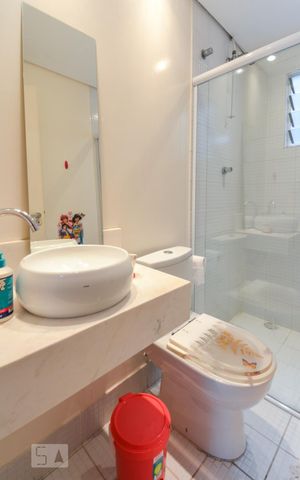 Casa à venda com 160m², 3 quartos e 2 vagas Casa à venda com 160m², 3 quartos e 2 vagasBanheiro da Suíte 1