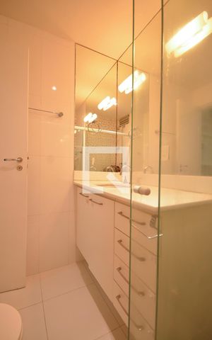 Apartamento à venda com 85m², 3 quartos e 1 vagaBanheiro da suíte