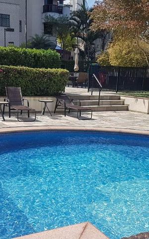Apartamento à venda com 155m², 3 quartos e 4 vagasÁrea comum - Piscina