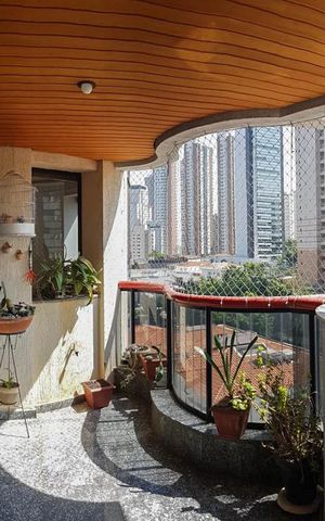 Apartamento à venda com 155m², 3 quartos e 4 vagasVaranda