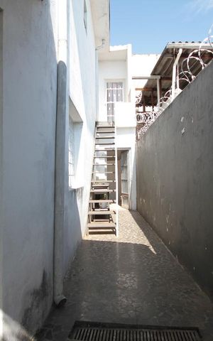 Casa à venda com 250m², 3 quartos e 2 vagasCorredor Quintal
