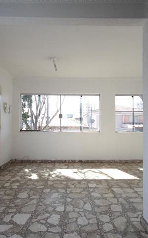 Casa à venda com 250m², 3 quartos e 2 vagasSala