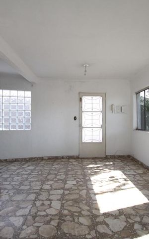 Casa à venda com 250m², 3 quartos e 2 vagasSala