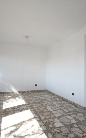 Casa à venda com 250m², 3 quartos e 2 vagasSala