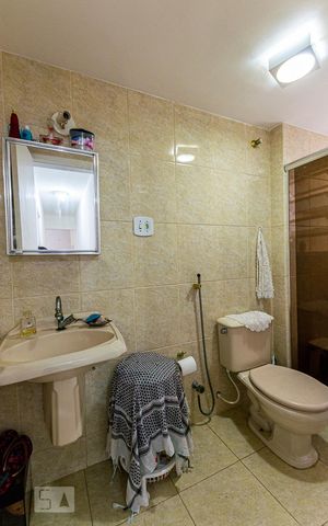 Apartamento à venda com 67m², 3 quartos e sem vaga Apartamento à venda com 67m², 3 quartos e sem vagaBanheiro Social