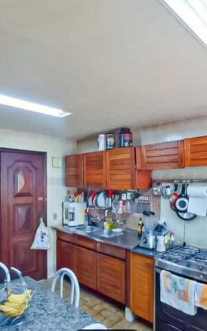 Apartamento à venda com 149m², 3 quartos e 2 vagas Apartamento à venda com 149m², 3 quartos e 2 vagasCozinha