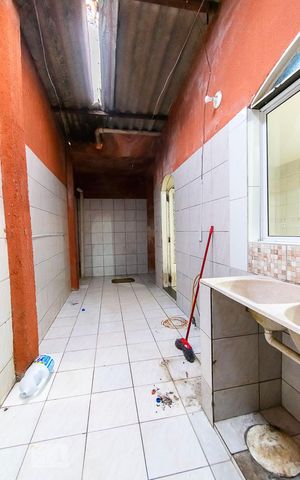 Casa para alugar com 75m², 2 quartos e 1 vaga Casa para alugar com 75m², 2 quartos e 1 vagaÁrea de Serviço