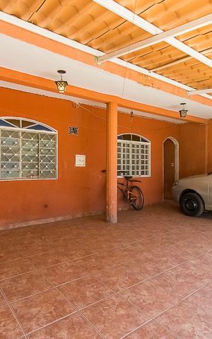 Casa para alugar com 75m², 2 quartos e 1 vaga Casa para alugar com 75m², 2 quartos e 1 vagaVaranda