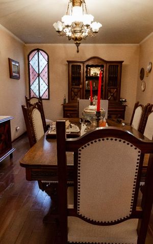 Casa para alugar com 310m², 3 quartos e 2 vagas Casa para alugar com 310m², 3 quartos e 2 vagasSala de Jantar