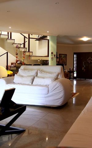 Casa para alugar com 600m², 5 quartos e 8 vagas Casa para alugar com 600m², 5 quartos e 8 vagasSala