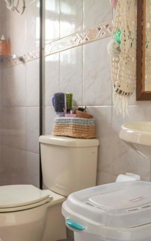 Casa à venda com 180m², 3 quartos e 6 vagasBanheiro 1