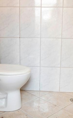 Casa à venda com 180m², 3 quartos e 6 vagasBanheiro 2