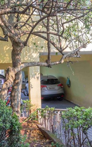Casa à venda com 180m², 3 quartos e 6 vagasEntrada