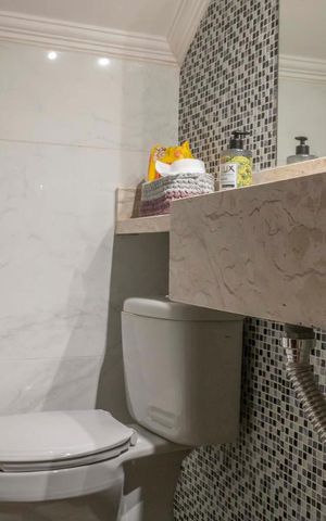 Casa à venda com 180m², 3 quartos e 6 vagasLavabo