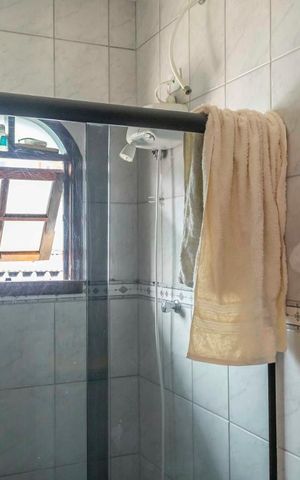 Casa à venda com 180m², 3 quartos e 6 vagasBanheiro da Suíte