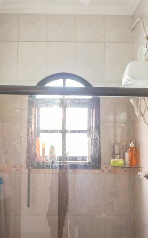 Casa à venda com 180m², 3 quartos e 6 vagasBanheiro 1