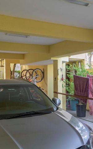 Casa à venda com 180m², 3 quartos e 6 vagasGaragem