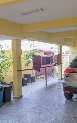 Casa à venda com 180m², 3 quartos e 6 vagasGaragem