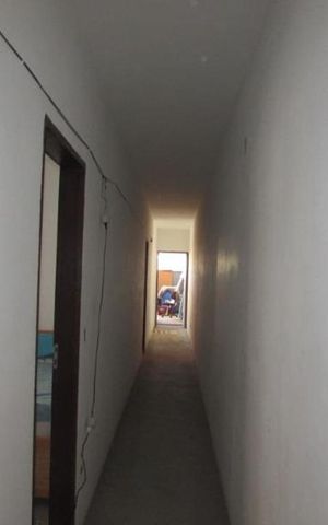Casa à venda com 335m², 5 quartos e 8 vagas Casa à venda com 335m², 5 quartos e 8 vagasCorredor