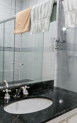 Casa de condomínio à venda com 105m², 3 quartos e 2 vagas Casa de condomínio à venda com 105m², 3 quartos e 2 vagasBanheiro da Suíte