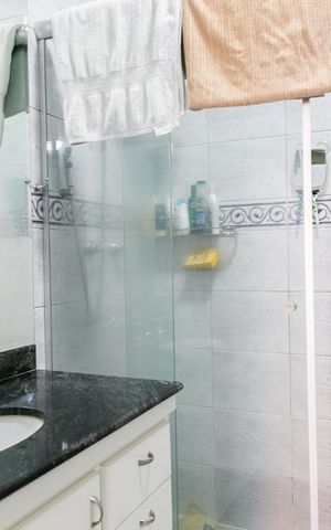 Casa de condomínio à venda com 105m², 3 quartos e 2 vagas Casa de condomínio à venda com 105m², 3 quartos e 2 vagasBanheiro da Suíte