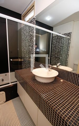 Apartamento para alugar com 60m², 1 quarto e 2 vagasBanheiro da Suíte