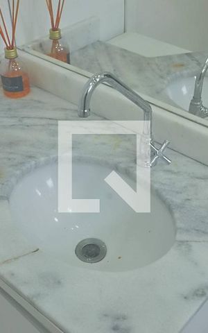 Apartamento para alugar com 54m², 2 quartos e 1 vaga Apartamento para alugar com 54m², 2 quartos e 1 vagaBanheiro