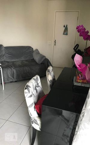 Apartamento à venda com 61m², 2 quartos e 2 vagas Apartamento à venda com 61m², 2 quartos e 2 vagasSala