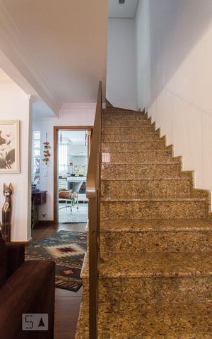 Casa de condomínio à venda com 220m², 3 quartos e 2 vagasSala