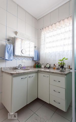 Casa de condomínio à venda com 220m², 3 quartos e 2 vagasBanheiro da Suíte