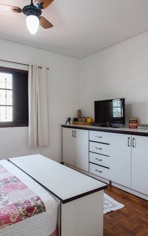 Casa de condomínio à venda com 220m², 3 quartos e 2 vagasSuíte