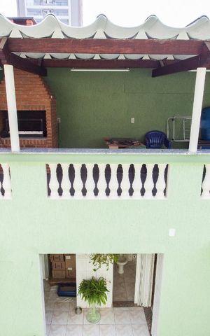 Casa de condomínio à venda com 220m², 3 quartos e 2 vagasChurrasqueira